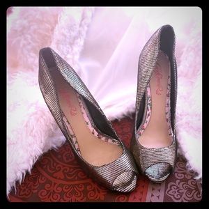 Gold snakeskin high heels - 4 inches size 9